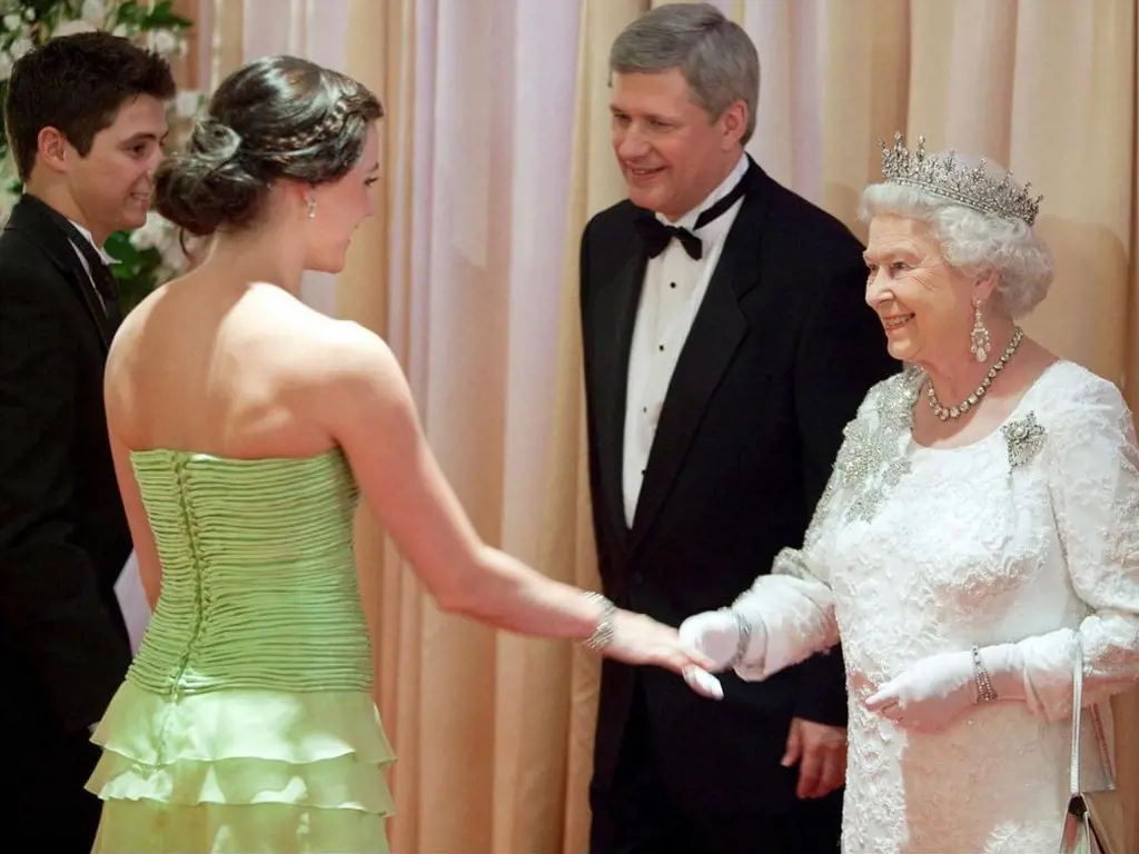 Tessa Virtue and Scott Moir got honored to meet and dine with Her Majesty Queen Elizabeth II after the 2010 Vancouver Olympics.
