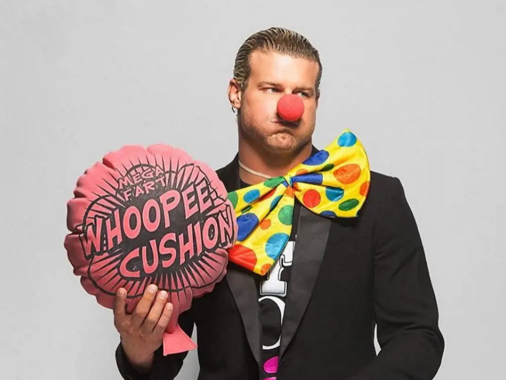 Dolph Ziggler is also active standup comedian and has done headlining shows and tours.