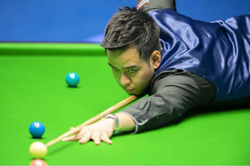 Noppon Saengkham a professional snooker player is happily married to his wife Parn Chulaluck Silratanawit