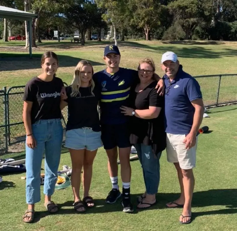 Tess Flintoff presenting her brother Zach his First XI cap (224) ahead of his debut against Frankston!.
