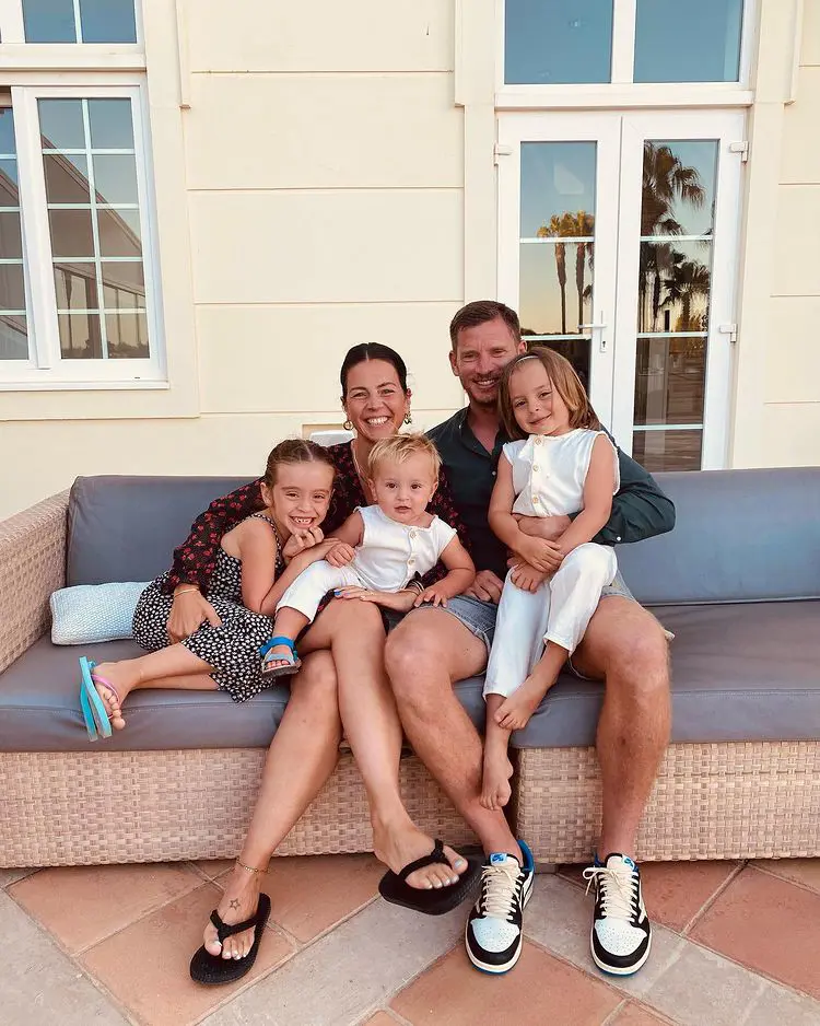 Jan Vertonghen and his wife with their three childrens