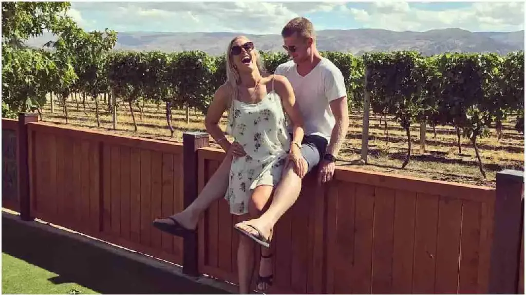 Jimmy Neesham, a well-known cricket player from New Zealand, is dating nurse and netball player Alex Macleod-Smith.