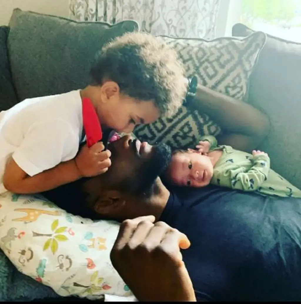 Neil Magny with his kids