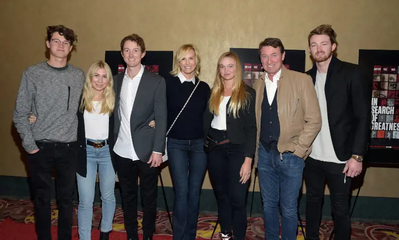 Wayne Gretzky with his wife Jane Jones and five children