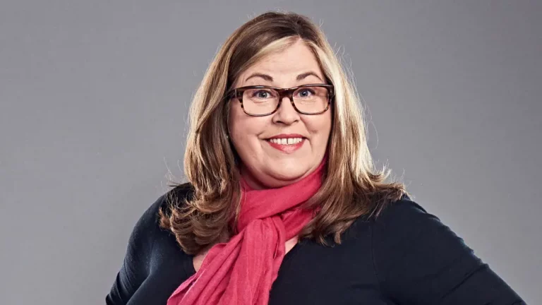 Is Liza Tarbuck Married? Actress Low Key Relationship And Ever Present Husband