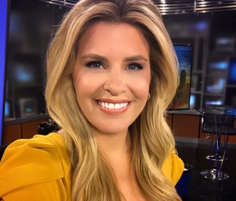 Is Lauren Przybyl Pregnant With Third Child In 2022? Fox 4 News Anchor’s Husband & Children Details