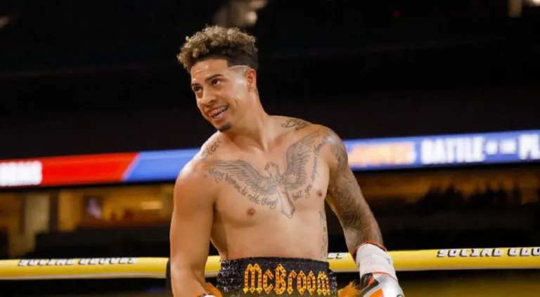 What Happened To Austin Mcbroom Face and Teeth? AnEsonGib Knock Out Landed Pretty Hard On Him