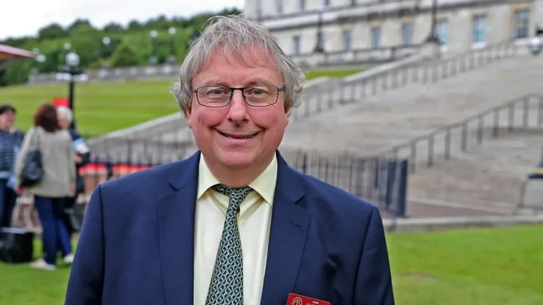 Antiques Expert John Sandon’s Weight Loss From Illness Is Clearly Noticeable