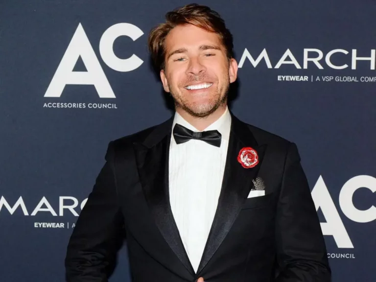The Big Clues To Why Hugh Sheridan Is The Rooster In Masked Singer Australia 2022
