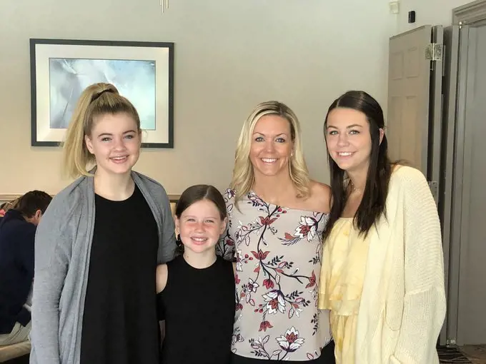 Dina(second from right) pictured with her three daughters: Ashley(right), Ella(left) and Freya
