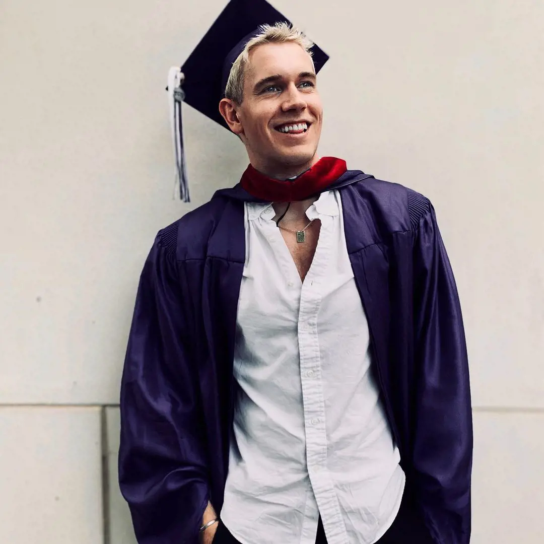 Soren shares the pictures from his graduation ceremony from Texas Christian University in 2020