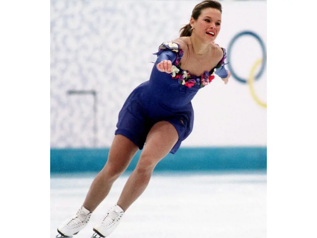 Fiona's mom, Josée Chouinard, is former Canada’s best and two-time figure skating Olympian.